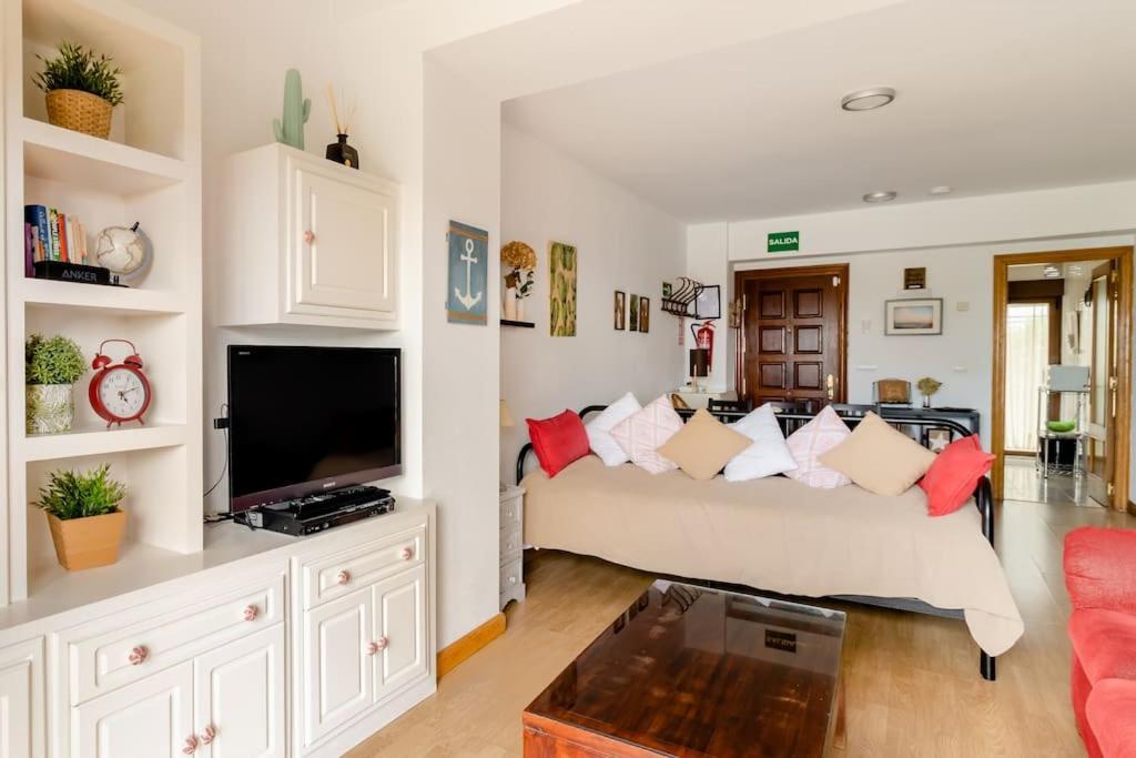 Casa De Las Flores - Apartamento Con Jardin Privado Frente A La Playa De Comillas Kültér fotó