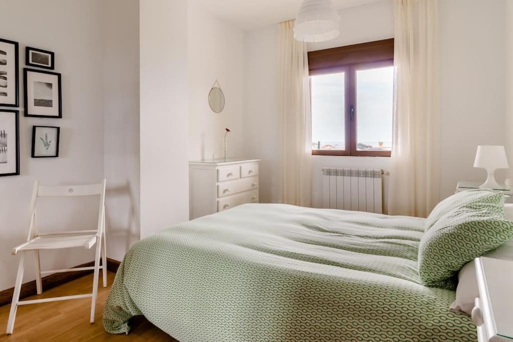 Casa De Las Flores - Apartamento Con Jardin Privado Frente A La Playa De Comillas Kültér fotó