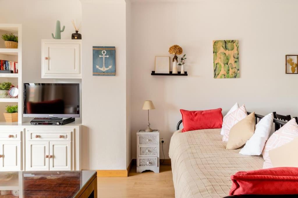 Casa De Las Flores - Apartamento Con Jardin Privado Frente A La Playa De Comillas Kültér fotó