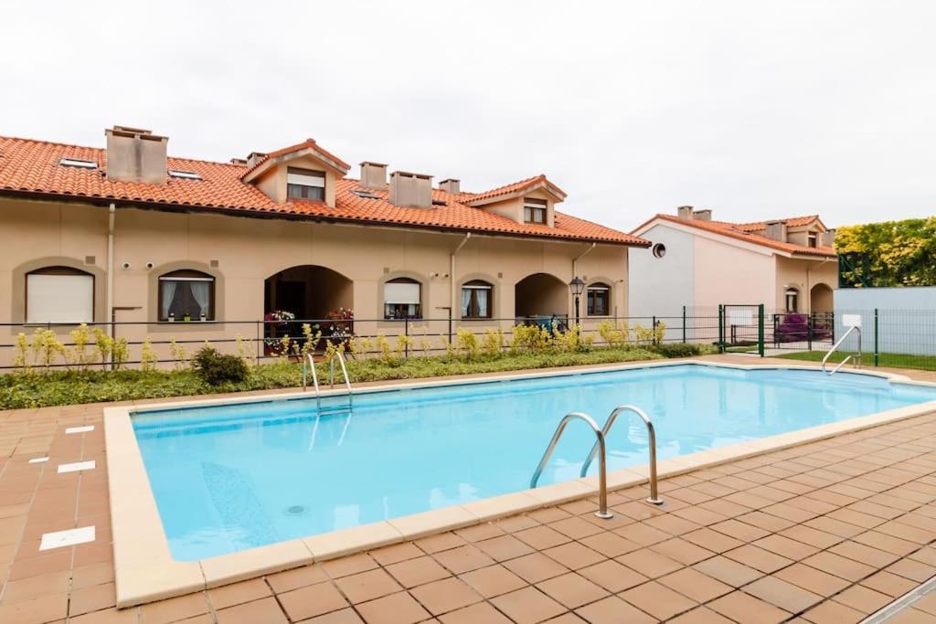 Casa De Las Flores - Apartamento Con Jardin Privado Frente A La Playa De Comillas Kültér fotó